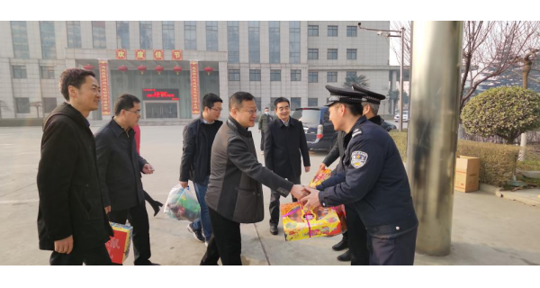 公司領(lǐng)導(dǎo)春節(jié)慰問(wèn)送關(guān)懷！